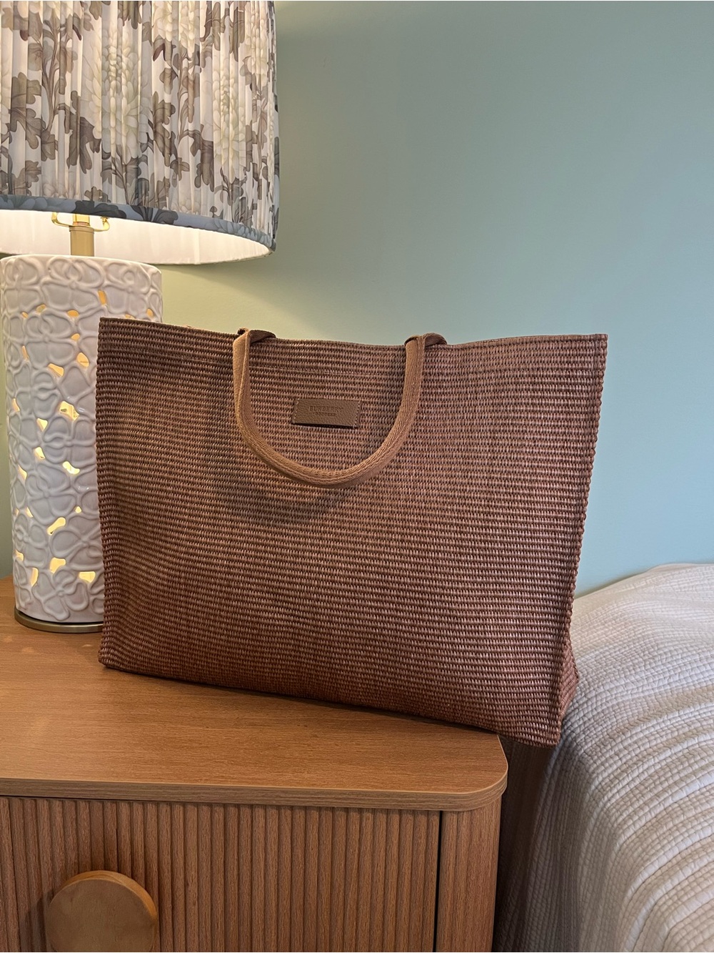 Burberry Large Woven Tote Bag in Light Brown - Picture 2 of 8